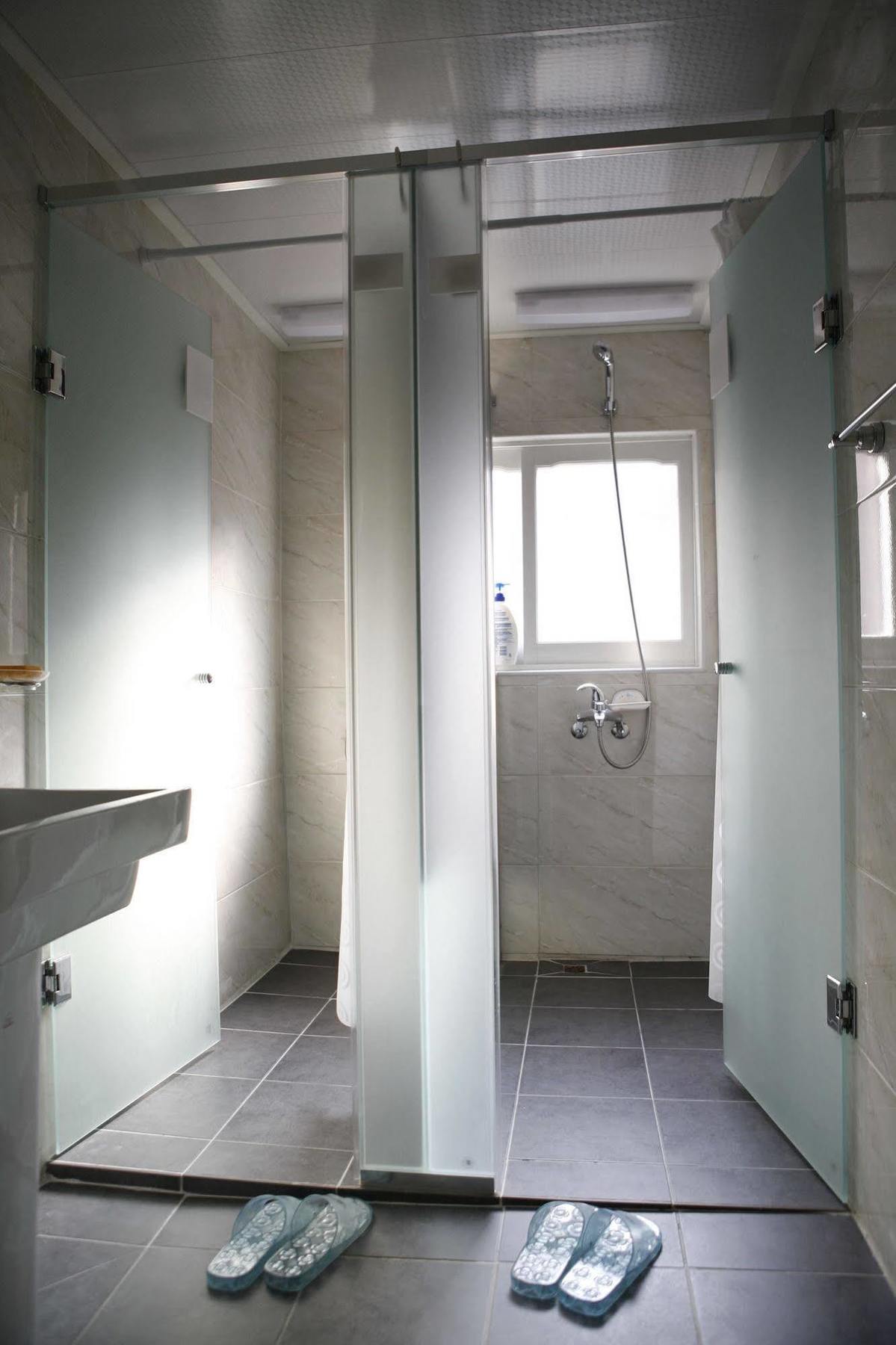 Birdsnest Hongdae Foreigner Only Asrama