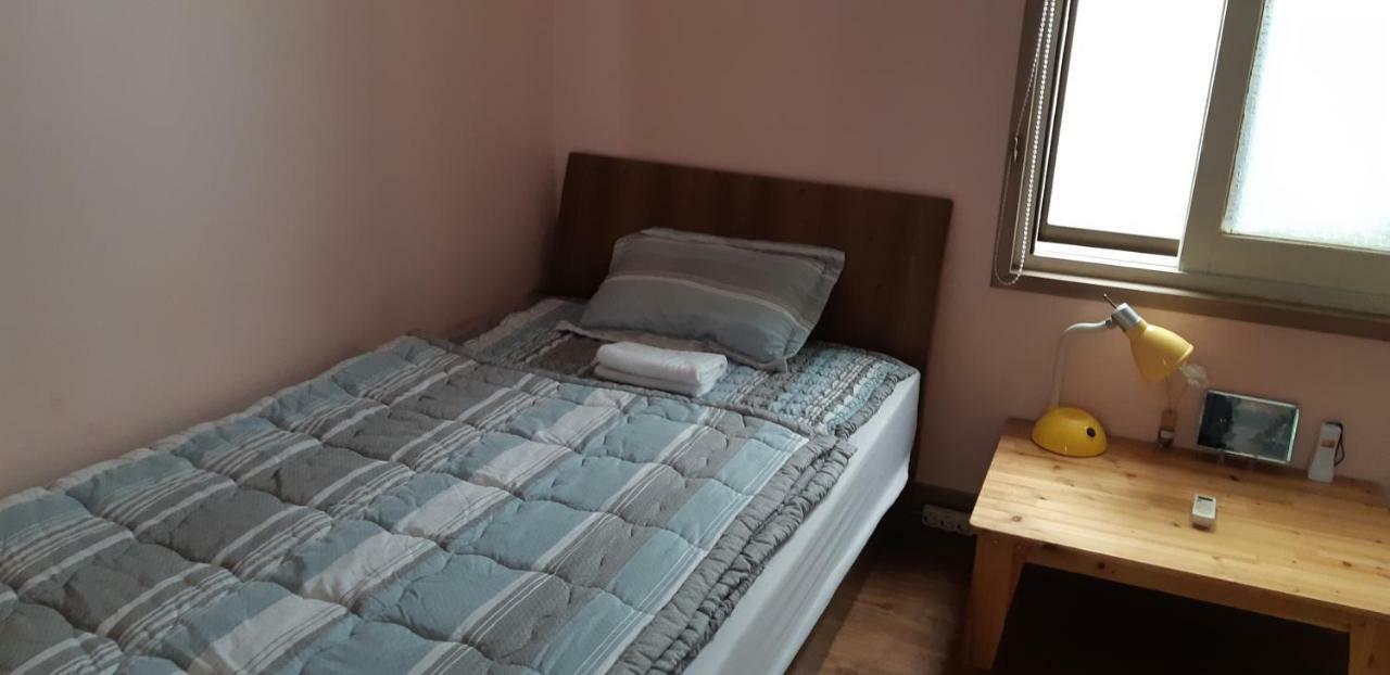 Birdsnest Hongdae Foreigner Only Asrama