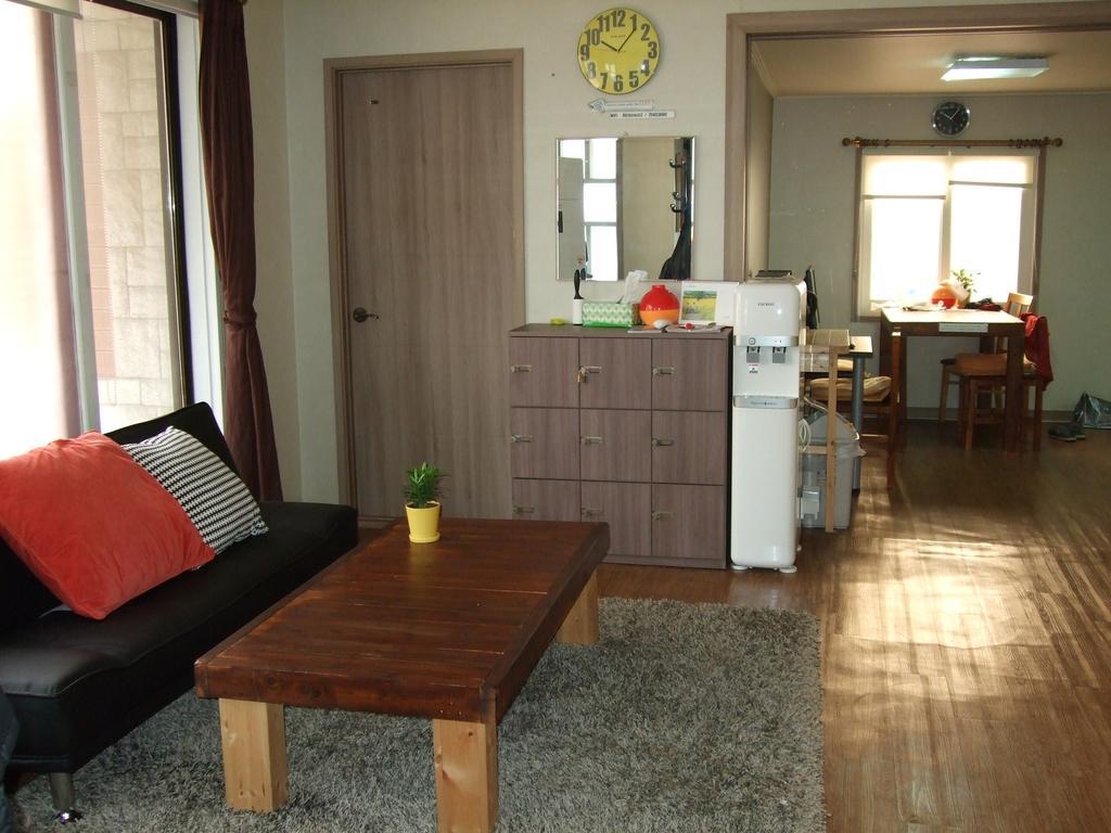 Nhà trọ Birdsnest Hongdae Foreigner Only *